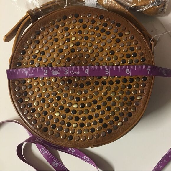 Francesca’s Street Level Brown Studded Circle Crossbody Bag NWT - Picture 6 of 10